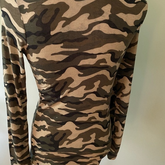 Women’s Army Camouflage Long Sleeve Top Size Small - Picture 2 of 6